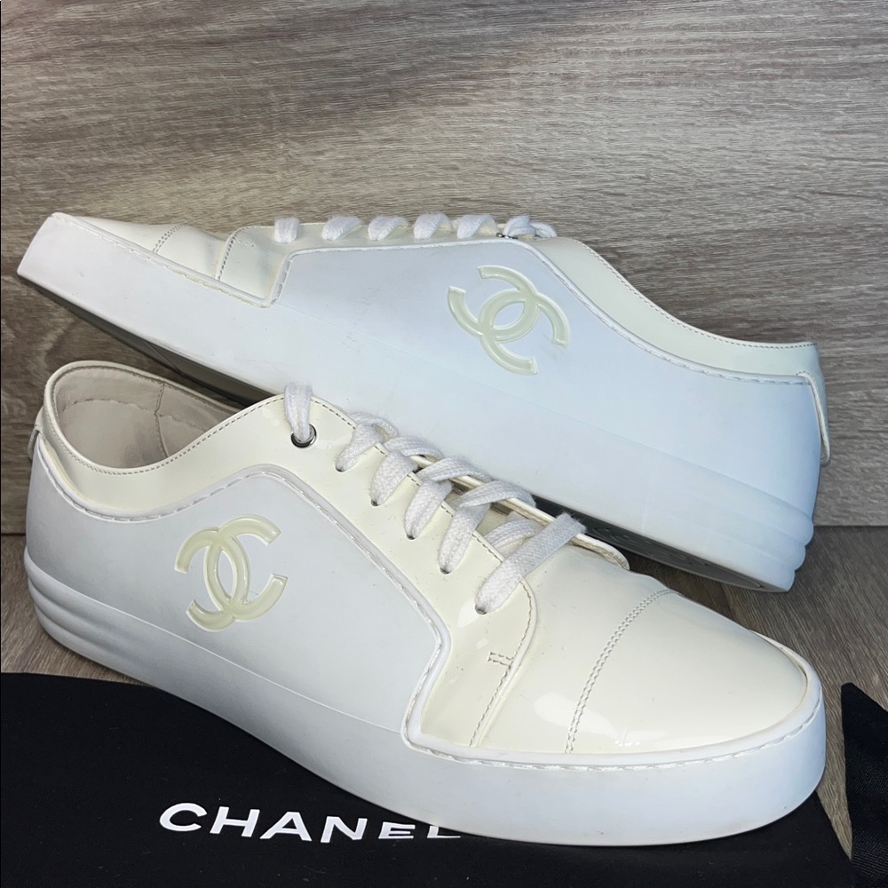 Authentic Chanel White Patent Leather/Rubber Interlocking CC Low Top Sneakers